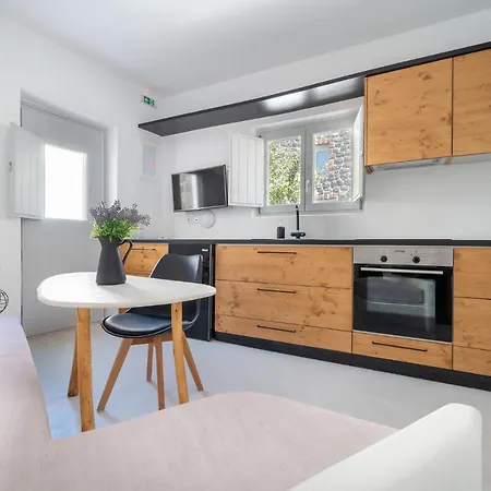 Fertimo Suites Exo Gonia Exterior photo